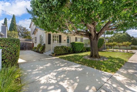 A home in San Carlos