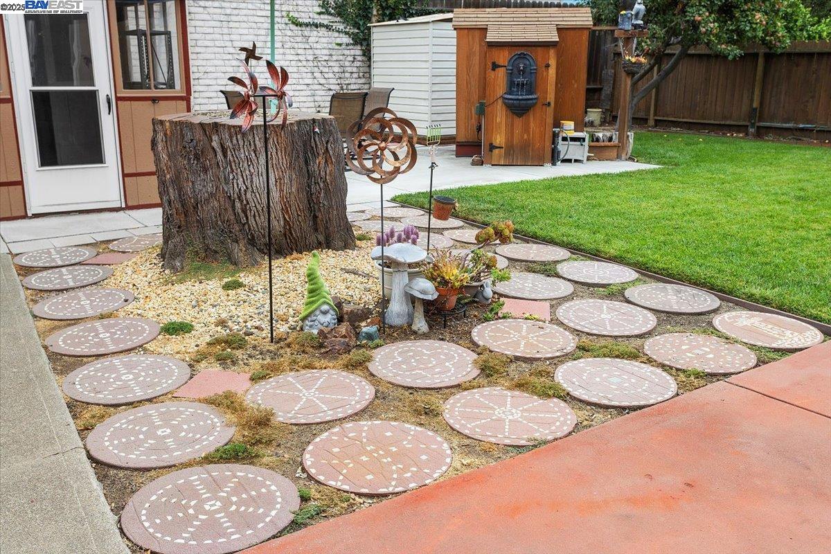 San Leandro, California 94577, United States, 2 Bedrooms Bedrooms, ,1 BathroomBathrooms,Residential,Pending,224704