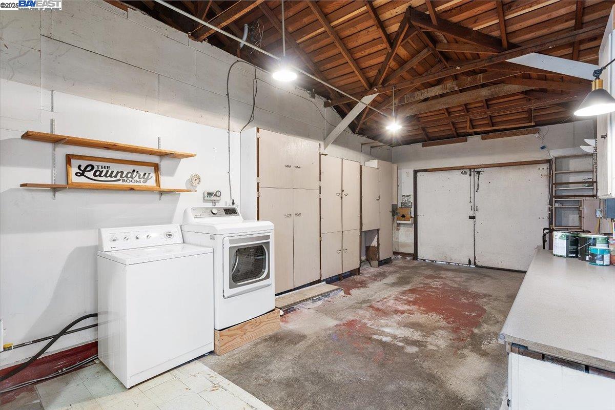 San Leandro, California 94577, United States, 2 Bedrooms Bedrooms, ,1 BathroomBathrooms,Residential,Pending,224704