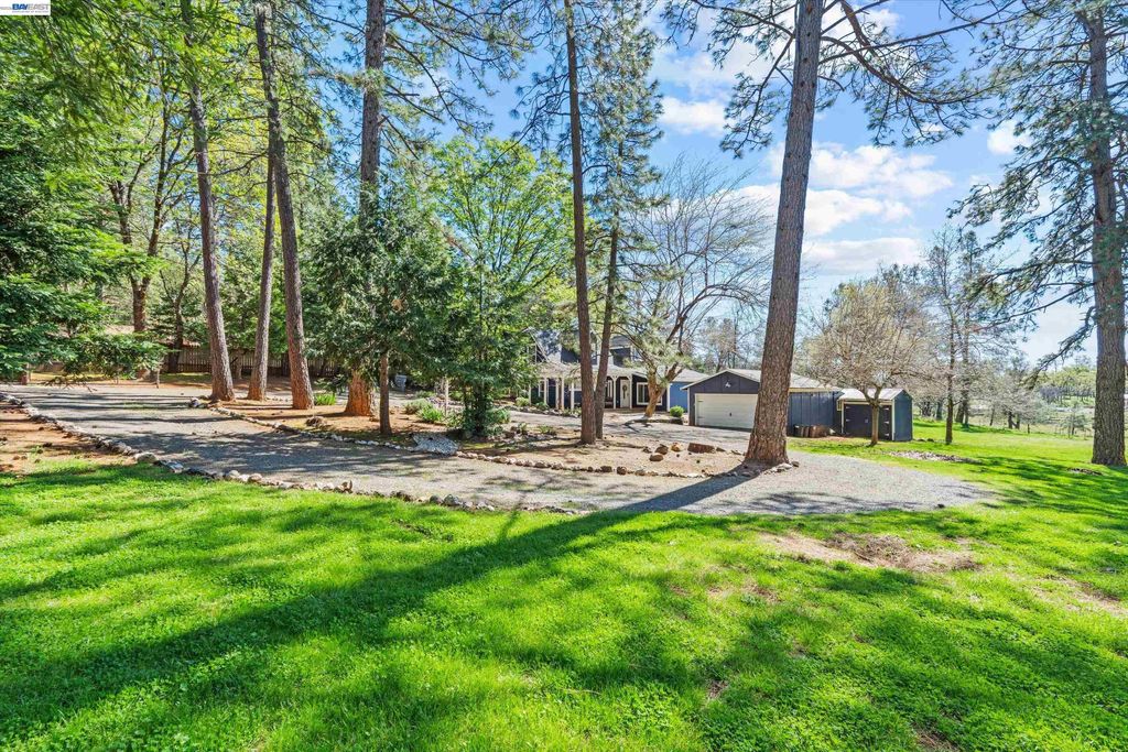 Photo of 20140 Redwood Dr, Foresthill, CA 95631 (MLS # 41127014)