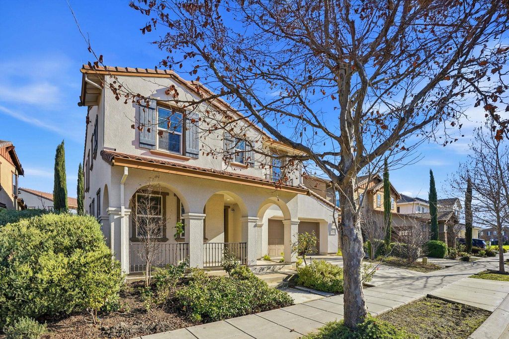 Photo of 1110 S Vecindad St, Mountain House, CA 95391 (MLS # 41120330)