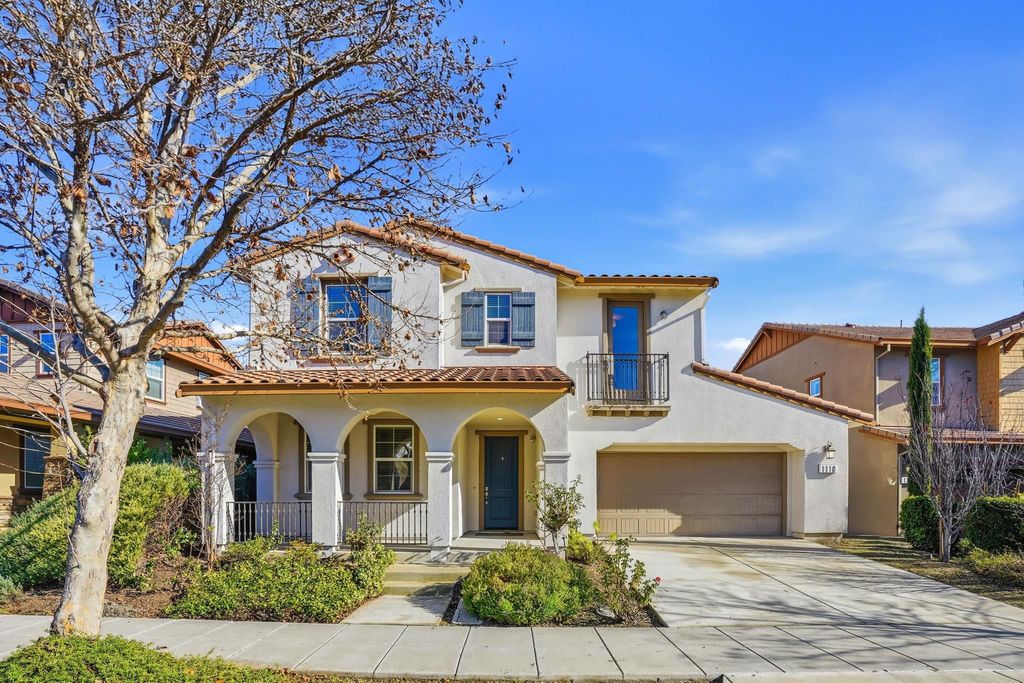 Photo of 1110 S Vecindad St, Mountain House, CA 95391 (MLS # 41120330)