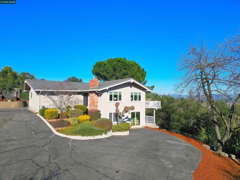 Photo of 12 Westminster Place, Lafayette, CA 94549 (MLS # 41120928)