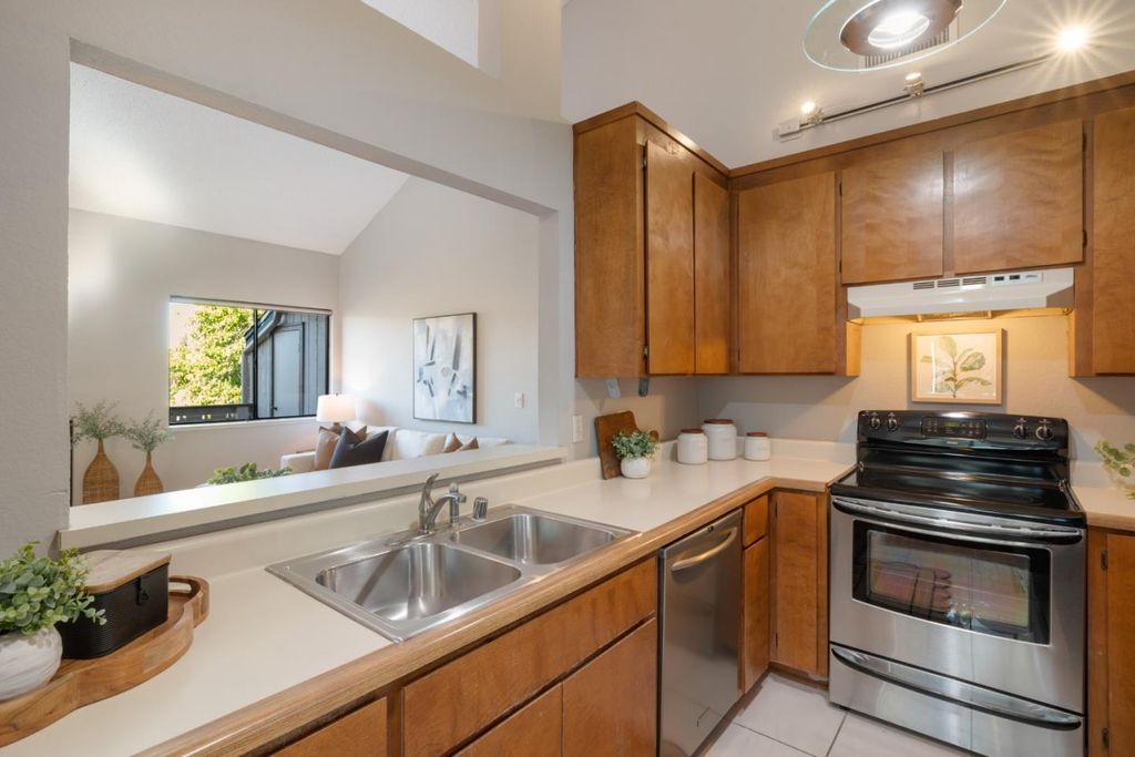 Photo of 1473 Alma Loop, San Jose, CA 95125 (MLS # ML82040910)