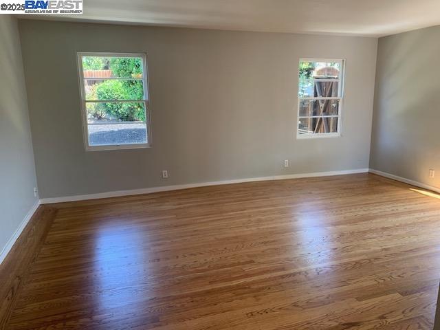 San Leandro, California 94578, United States, 6 Bedrooms Bedrooms, ,3 BathroomsBathrooms,Residential,Pending,112749