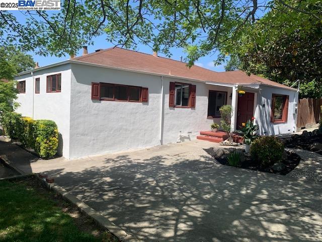 San Leandro, California 94578, United States, 6 Bedrooms Bedrooms, ,3 BathroomsBathrooms,Residential,Pending,112749