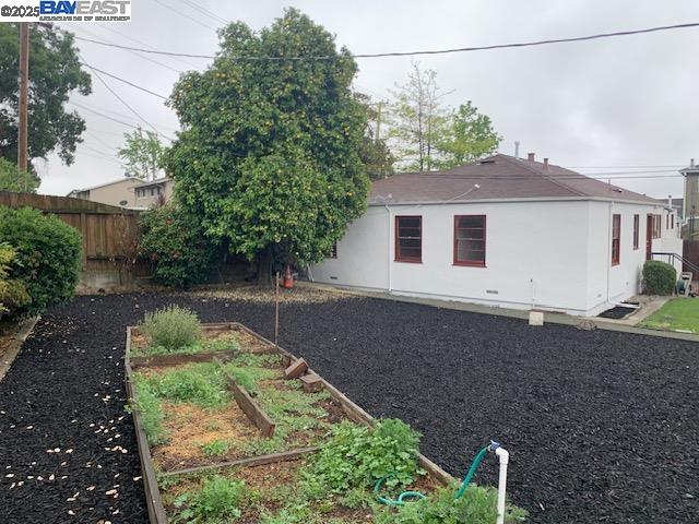 San Leandro, California 94578, United States, 6 Bedrooms Bedrooms, ,3 BathroomsBathrooms,Residential,Pending,112749