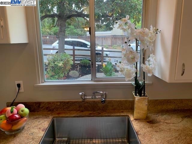 San Leandro, California 94578, United States, 6 Bedrooms Bedrooms, ,3 BathroomsBathrooms,Residential,Pending,112749