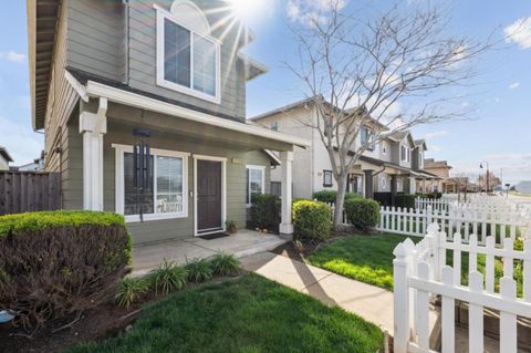 Photo of 360 San Juan Grade Road, Salinas, CA 93906 (MLS # ML82034263)