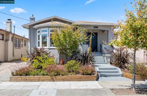 Photo of 628 Poirier St, Oakland, CA 94609 (MLS # 41139840)