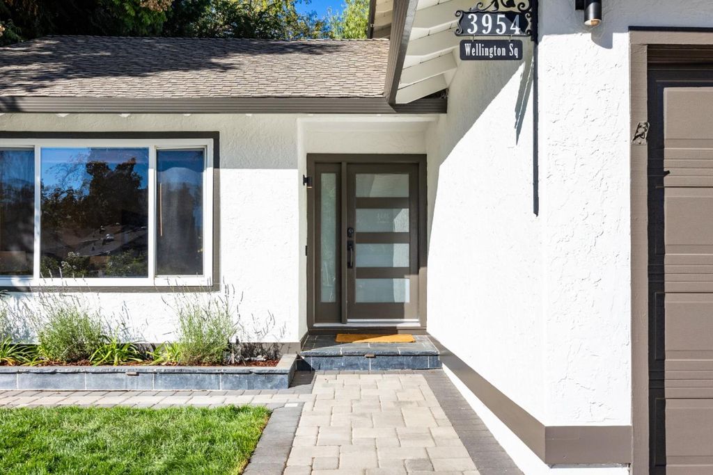 Photo of 3954 Wellington Square, San Jose, CA 95136 (MLS # ML82026089)