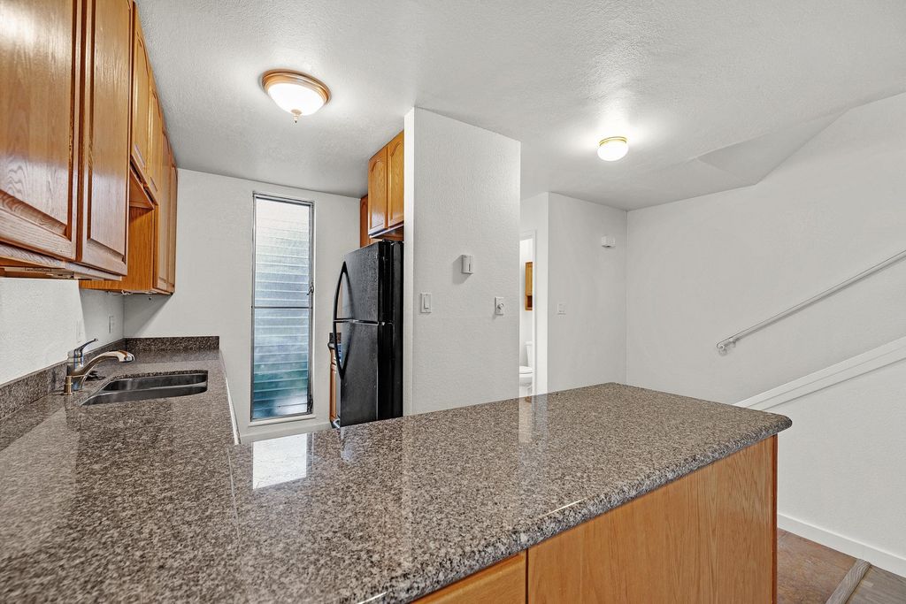 Photo of 1470 Creekside Dr #34, Walnut Creek, CA 94596 (MLS # 41120033)