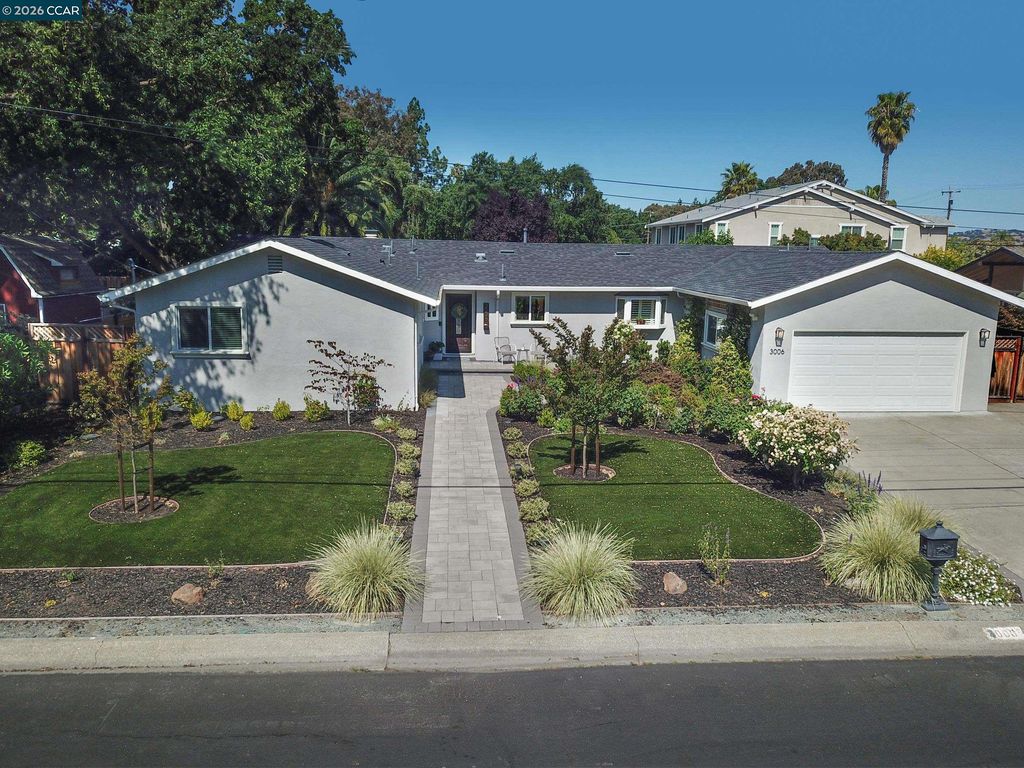 Photo of 3006 Woodlawn Dr, Walnut Creek, CA 94597 (MLS # 41135247)