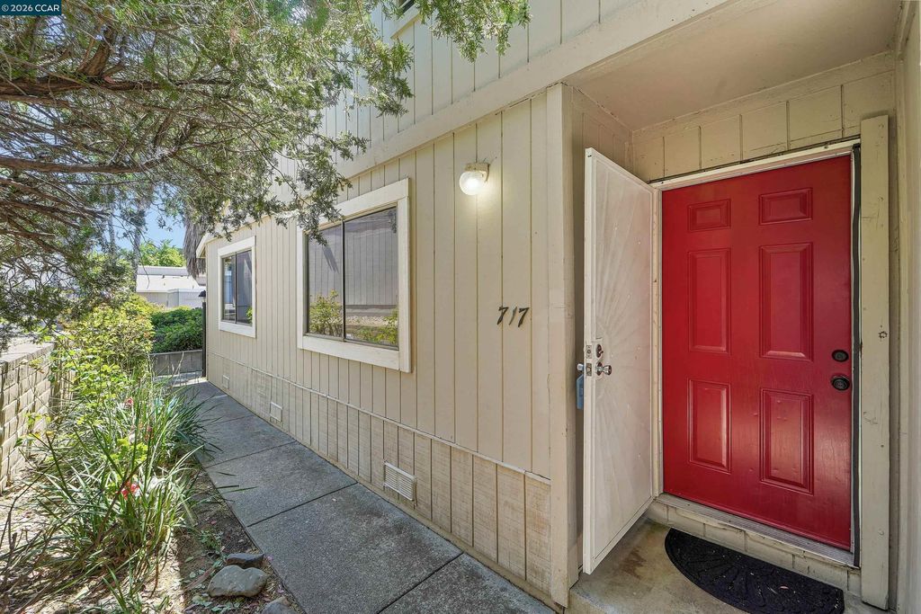 Photo of 717 Beelard Dr, Vacaville, CA 95687 (MLS # 41135641)