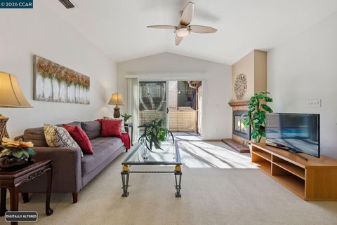 Photo of 139 Tuscany Ct, Hercules, CA 94547 (MLS # 41125720)