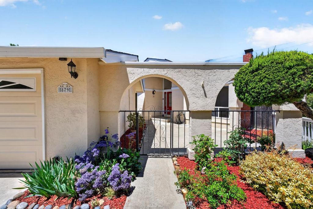 Photo of 879 El Rio Drive, San Jose, CA 95125 (MLS # ML82047858)