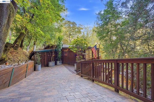 124 CYPRESS DR, FAIRFAX, CA 94930 - Image fabbcdc64aa7f4e54b77a1aada1ea3ef/660047713