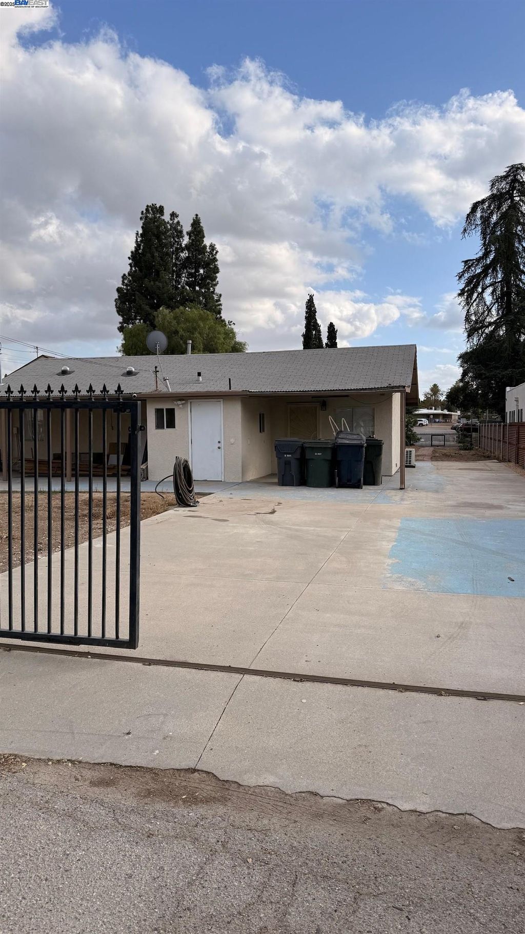 Photo of 825 E Colton Ave, Redlands, CA 92374 (MLS # 41116386)