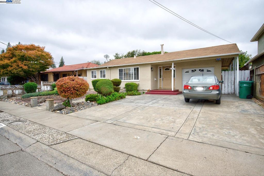 Photo of 25512 Tarman Ave, Hayward, CA 94544 (MLS # 41116169)