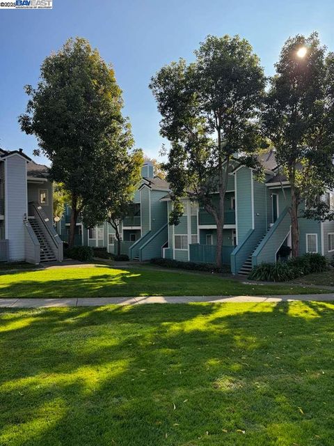 Photo of 303 Dursey Dr, Pinole, CA 94564 (MLS # 41119207)
