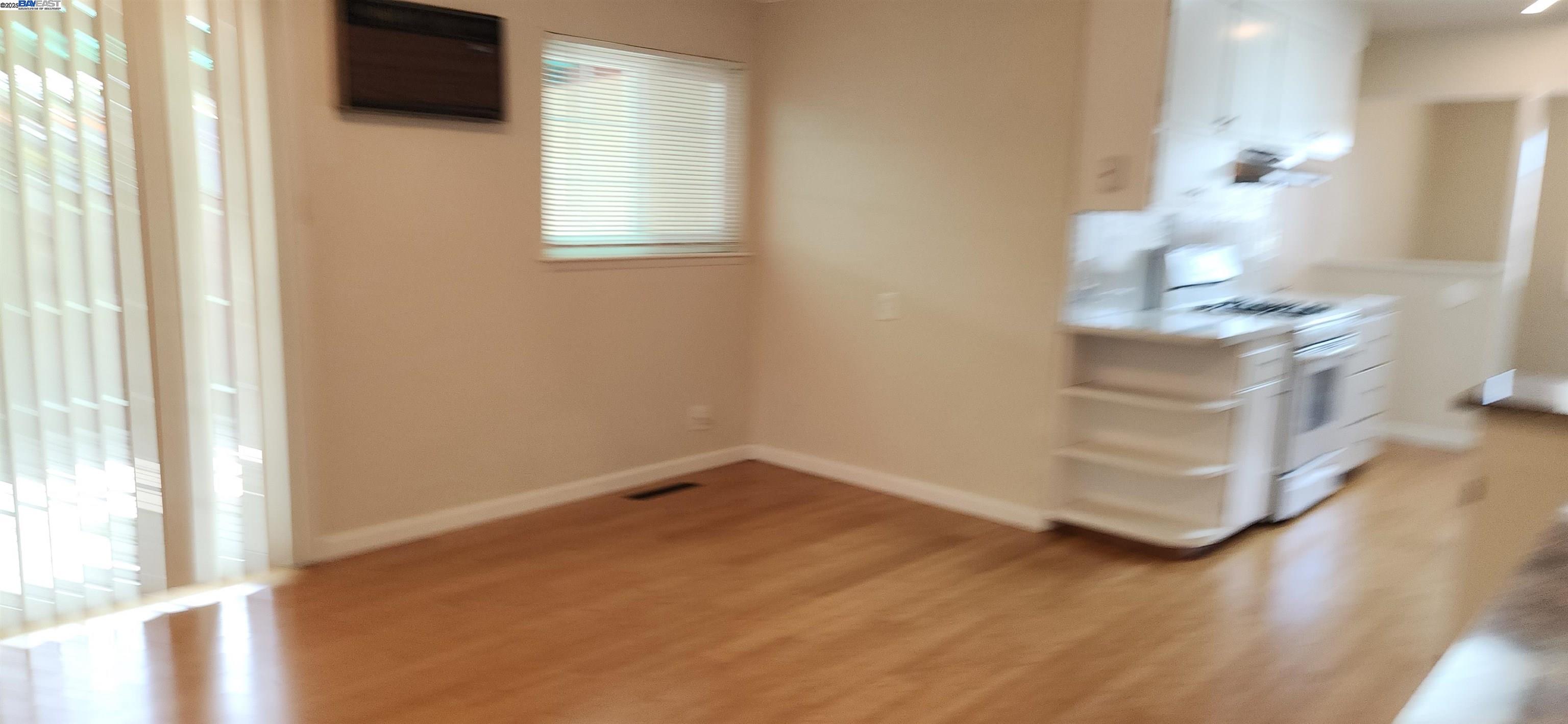 3086 Greenview Dr