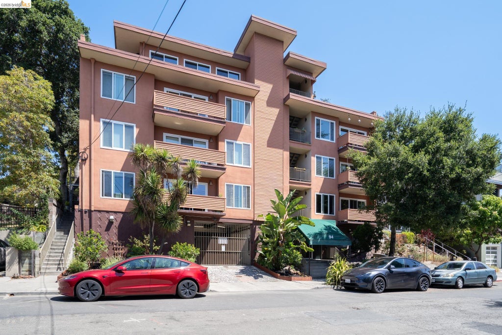 Photo of 94 Bayo Vista Ave #204, Oakland, CA 94611 (MLS # 41145722)