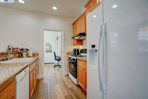 A home in San Leandro