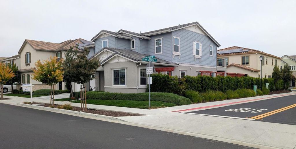 Photo of 6736 Grasshopper Avenue, Newark, CA 94560 (MLS # ML82026142)