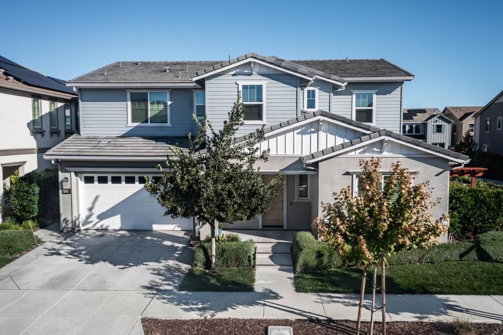 Photo of 6736 Grasshopper Avenue, Newark, CA 94560 (MLS # ML82026142)