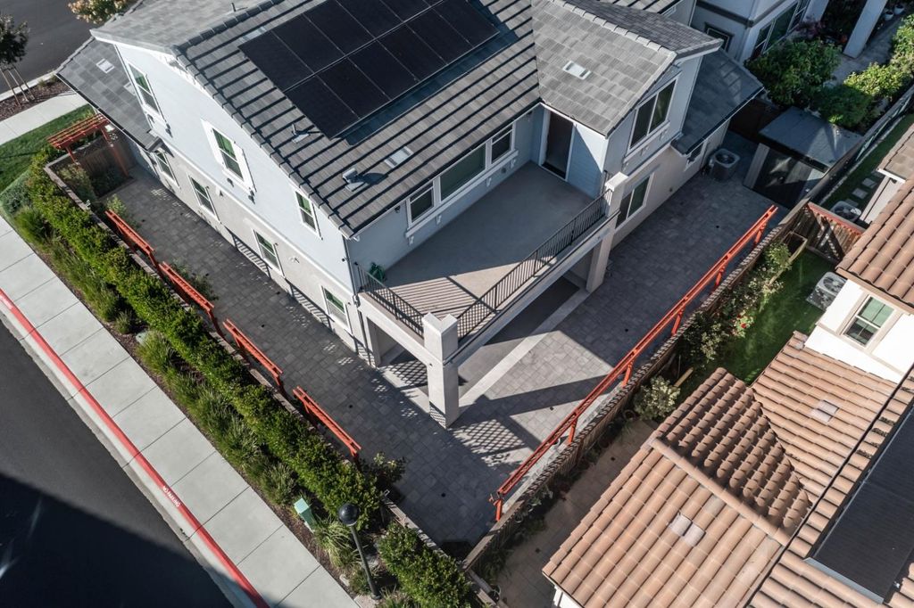 Photo of 6736 Grasshopper Avenue, Newark, CA 94560 (MLS # ML82026142)