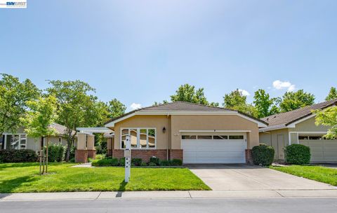 Photo of 7844 Cypress Creek Ct, Pleasanton, CA 94588 (MLS # 41132746)