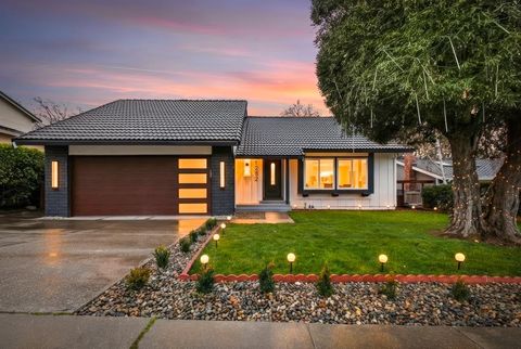 Photo of 1282 Vintner Way, Pleasanton, CA 94566 (MLS # 41123840)