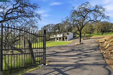 Photo of 2087 1st Ave, Napa, CA 94558 (MLS # 41125676)