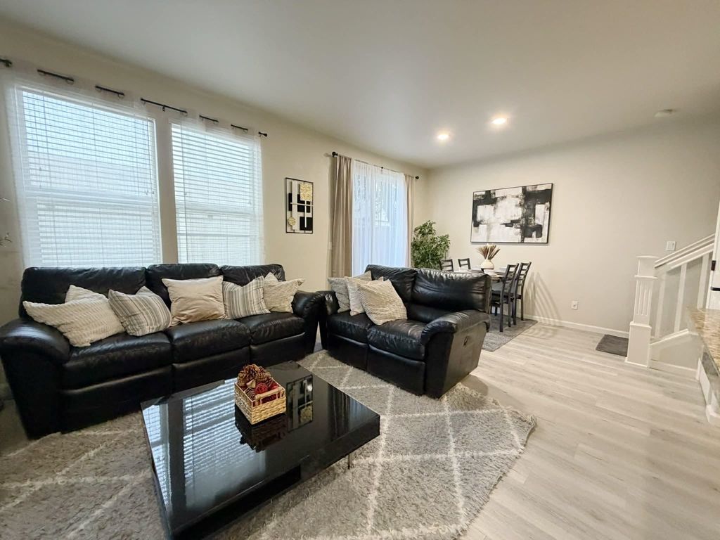 Photo of 556 Heritage Cir, San Lorenzo, CA 94580 (MLS # 41120050)