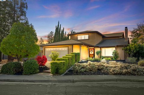 Photo of 9985 Windsor Way, San Ramon, CA 94583 (MLS # 41118554)