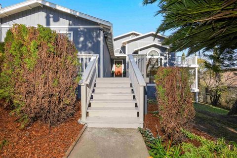 Photo of 765 Bayview Ct, El Sobrante, CA 94803 (MLS # 41120322)