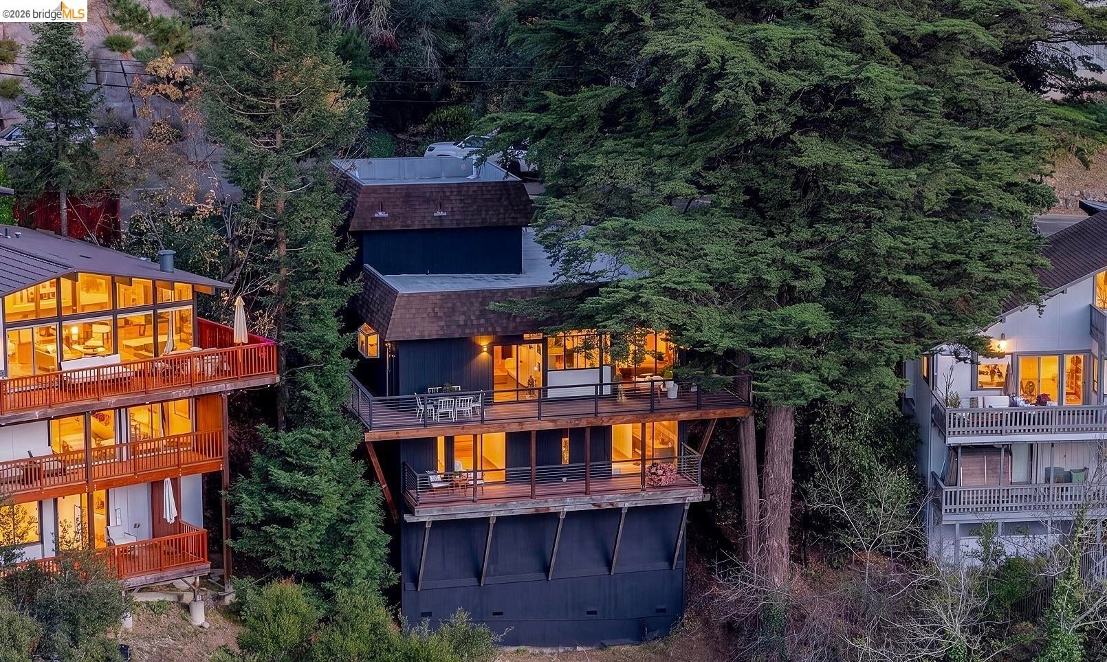 6833 Snake Road