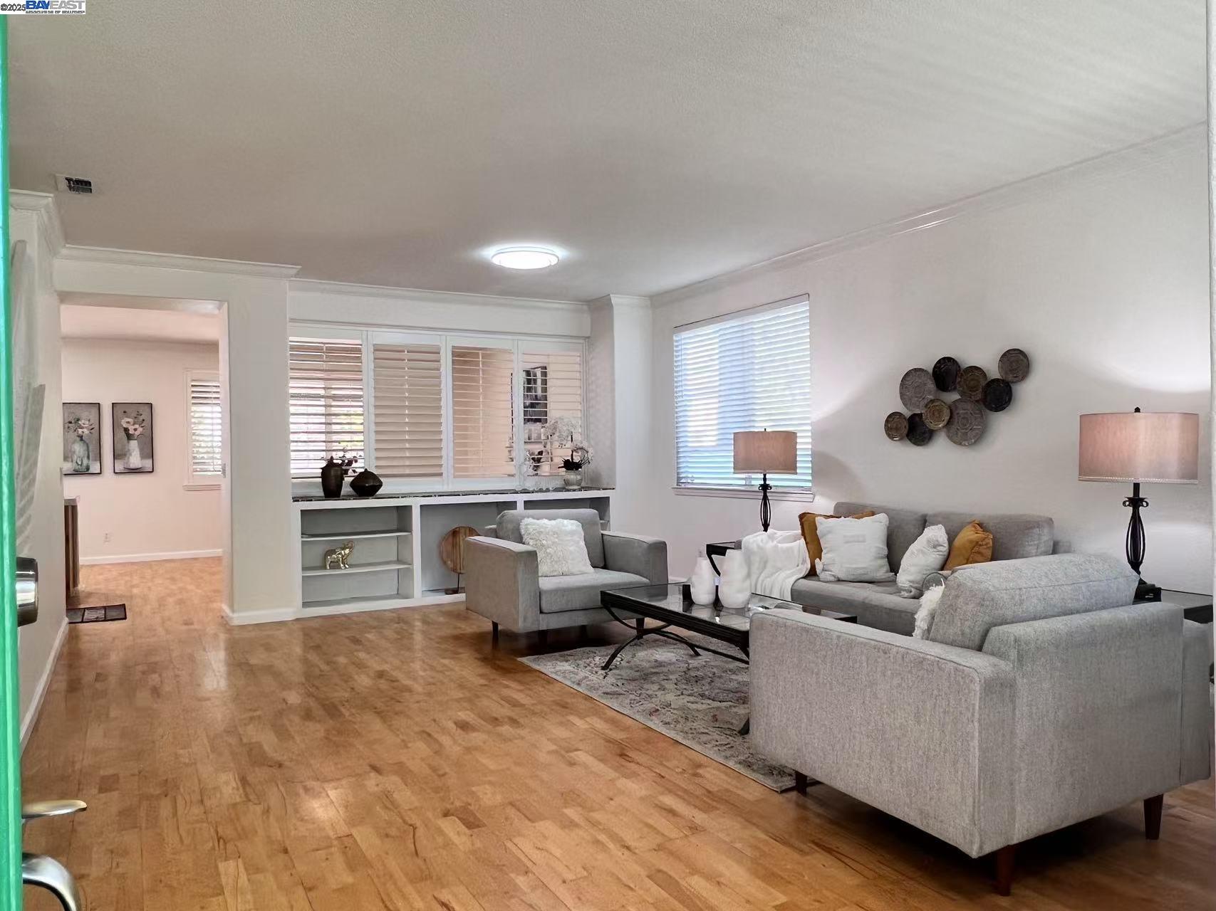 6472 Brook Hollow Cir