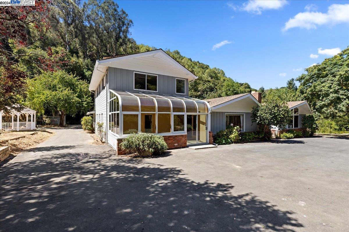 30261 Palomares Rd