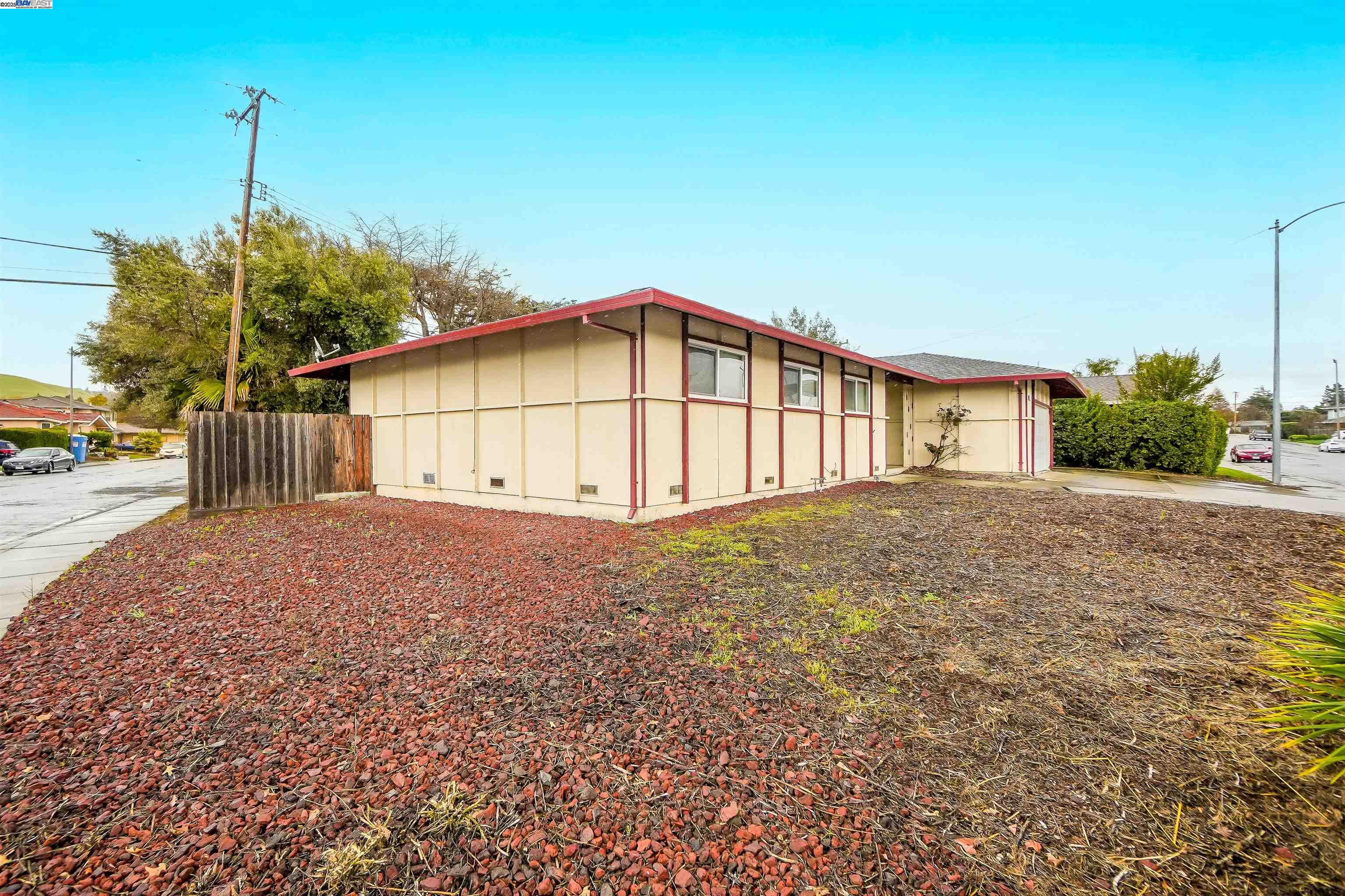 1440 Lemos Ln