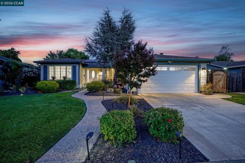 Photo of 3671 Platt Ct, Pleasanton, CA 94588 (MLS # 41130165)