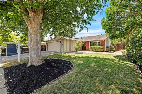 620 Swallow Dr Livermore CA 94551