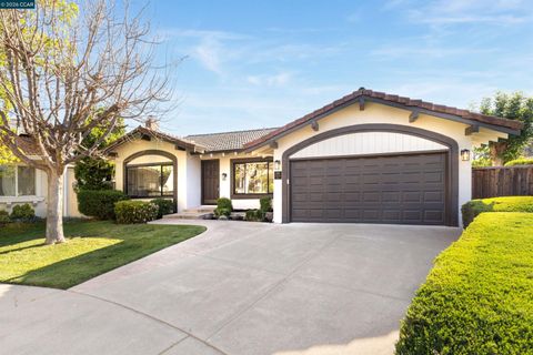 Photo of 3691 Chillingham Ct, Pleasanton, CA 94588 (MLS # 41128139)