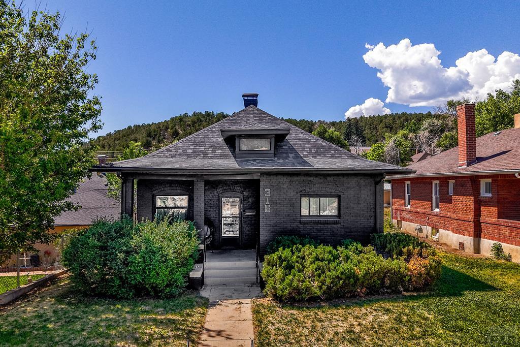 Photo 1 of 29 — 316 E 6th St, Trinidad, CO 81082