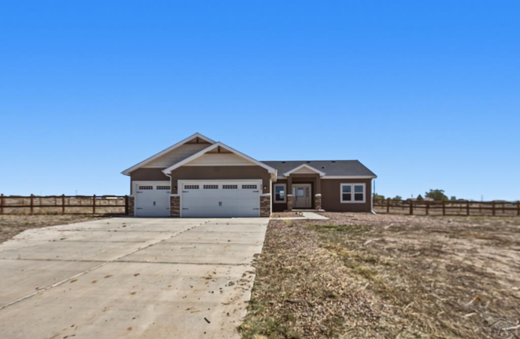 Photo 1 of 30 — 667 E Vermillion Dr, Pueblo West, CO 81007