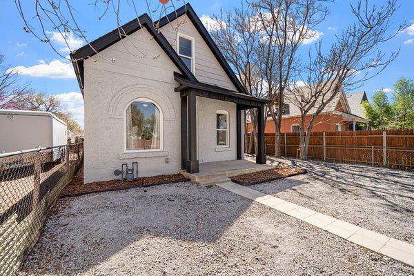1018 E ASH ST, PUEBLO, CO 81001 - Image 1efd9d0e7e0835f567c0f2b0d8771b2d/1364403449