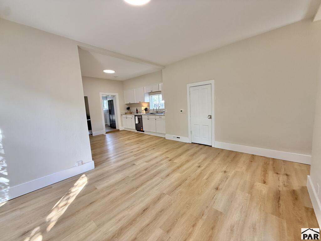 1205 W 15th St - Photo 4