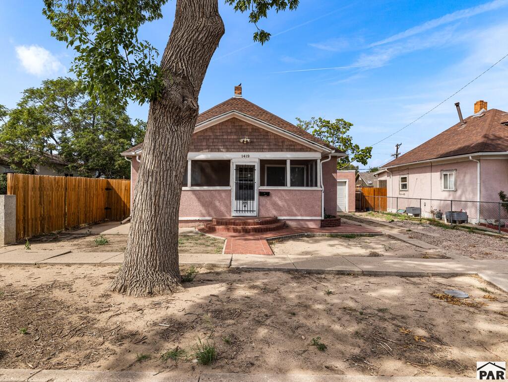 1419 E 3rd St - Photo 2