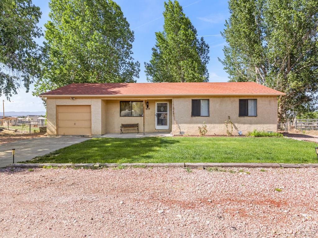 Photo 1 of 22 — 635 E Autumn Dr, Pueblo West, CO 81007