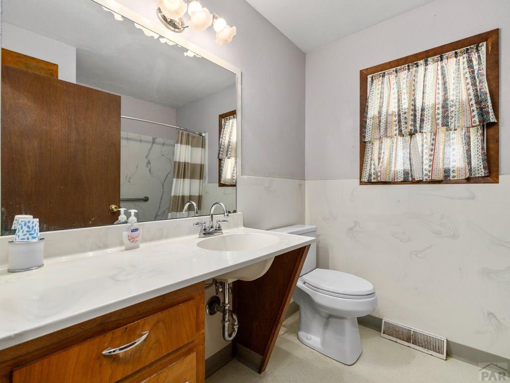 Pueblo, Colorado, 81006, United States, 4 Bedrooms Bedrooms, ,3 BathroomsBathrooms,Residential,Active,2052127
